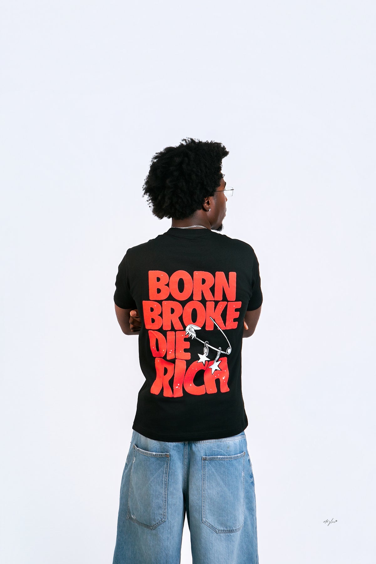 Grit & Luxe Fearlessly Independent Graphic Tee – Black